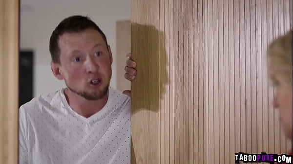 Whitney Wright caught her husband Pierce Paris and their landlady Dee Williams fucking over the couch