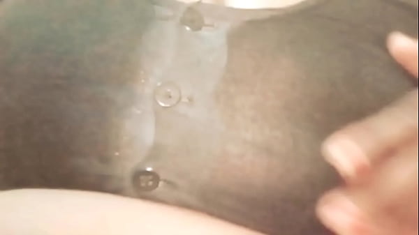 Desi sister-in-law went to the bathroom and caressed her pussy and breasts.