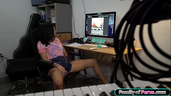 Whats your hand doing in there stepsis?