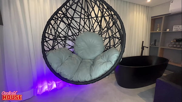 Garota de 19 anos fodendo com novinho de pau grande e mais um cara