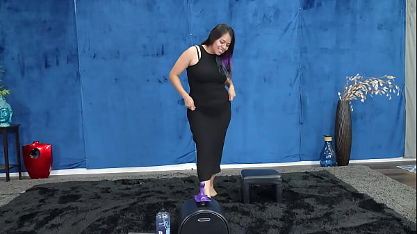 Michelle’s First Sybian Ride