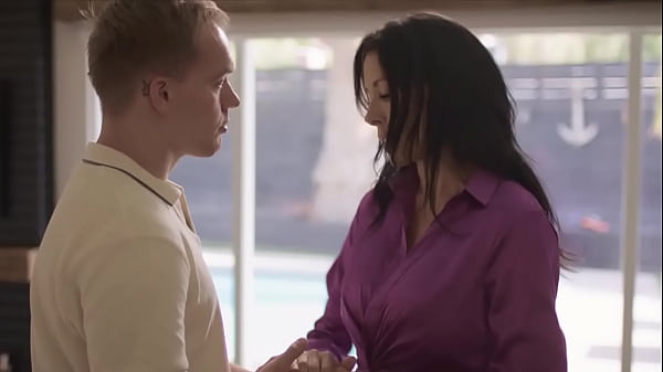 Widowed MILF Fuck With Scheming Stranger Who Claiming To Be Her Husband