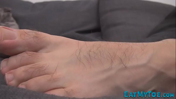 Gay guy cums on his feet